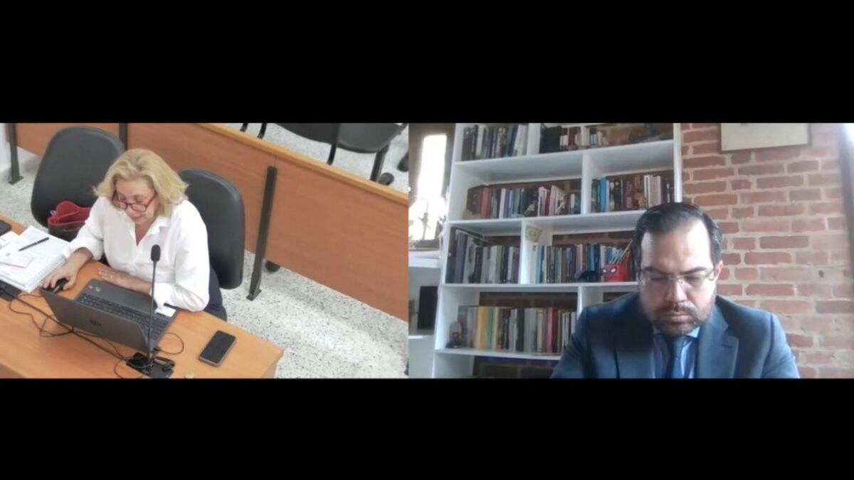 Foto de fiscal y defensa en juicio a Nicolás Petro.