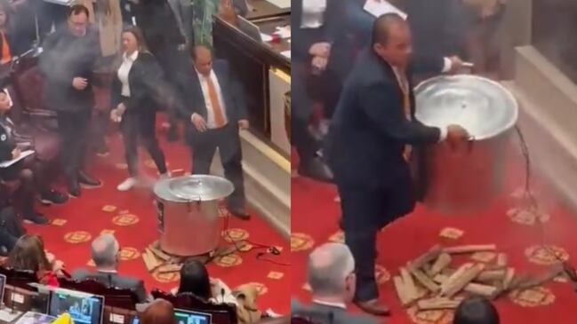 Una olla de sancocho fue protagonista en el Congreso.