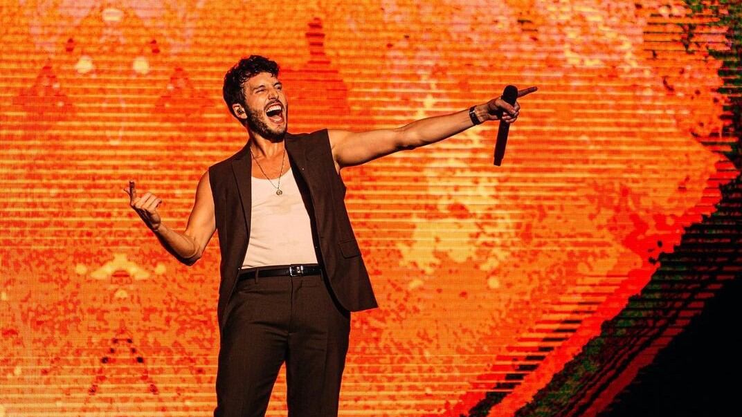 El cantante Sebastián Yatra recientemente estrenó un nuevo video de su disco ‘Dharma’ en el que fue el propio director.