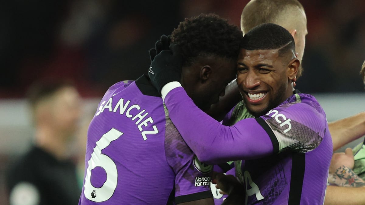 Emerson Royal se vio inmerso en medio de una balacera cuando salía de discoteca