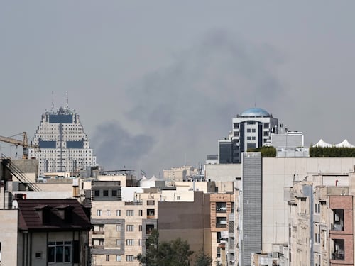 Cómo escaló el conflicto: ataques de EE. UU. e Israel contra Irán en orden cronológico