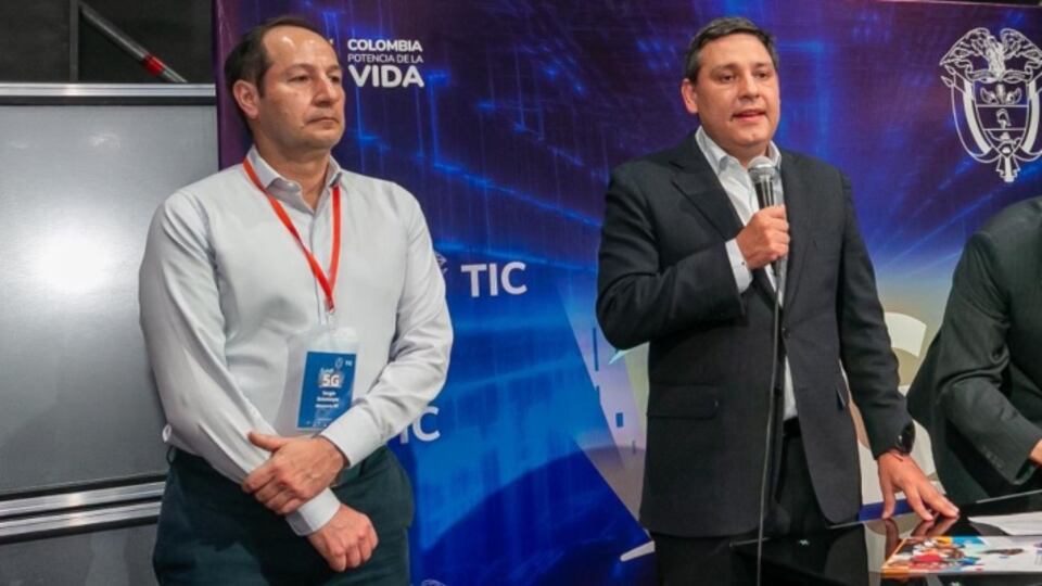 El ministro de las TICs, Mauricio Lizcano anunció el despliegue de la red 5G en Colombia.