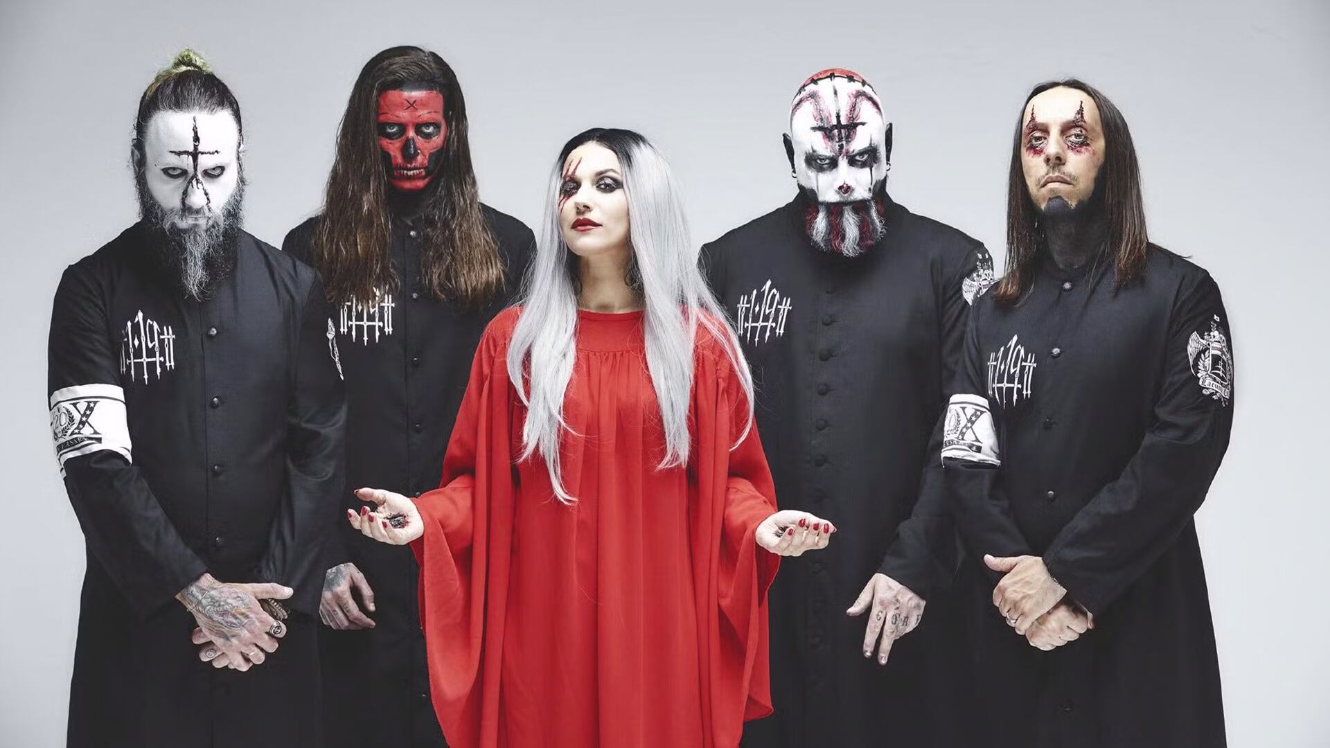 La cantante Cristina Scabbia fue vítctima de acoso