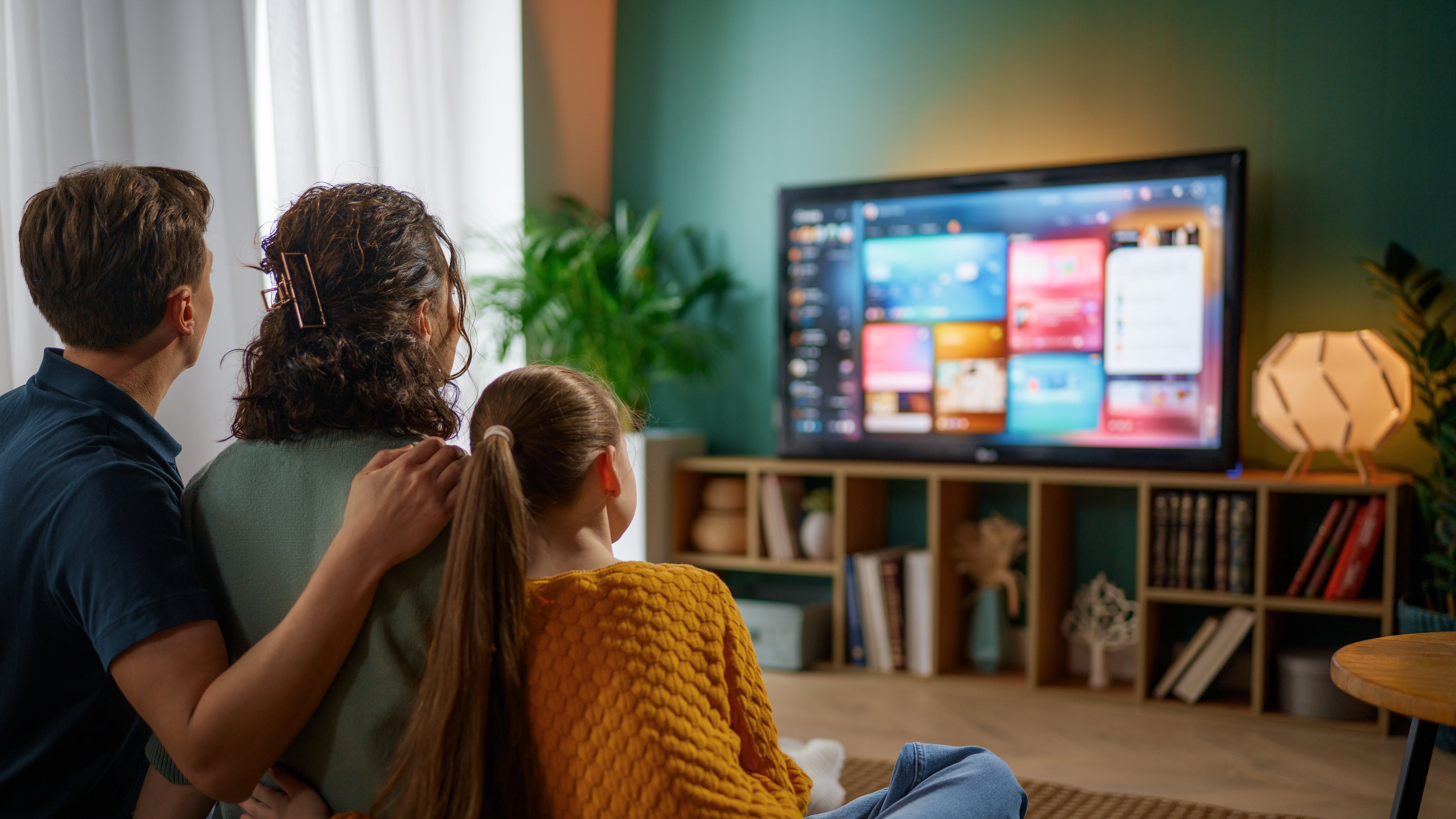 Te contamos cuáles son las producciones que dominan el streaming este marzo y por qué deberías darles "play" ahora mismo.