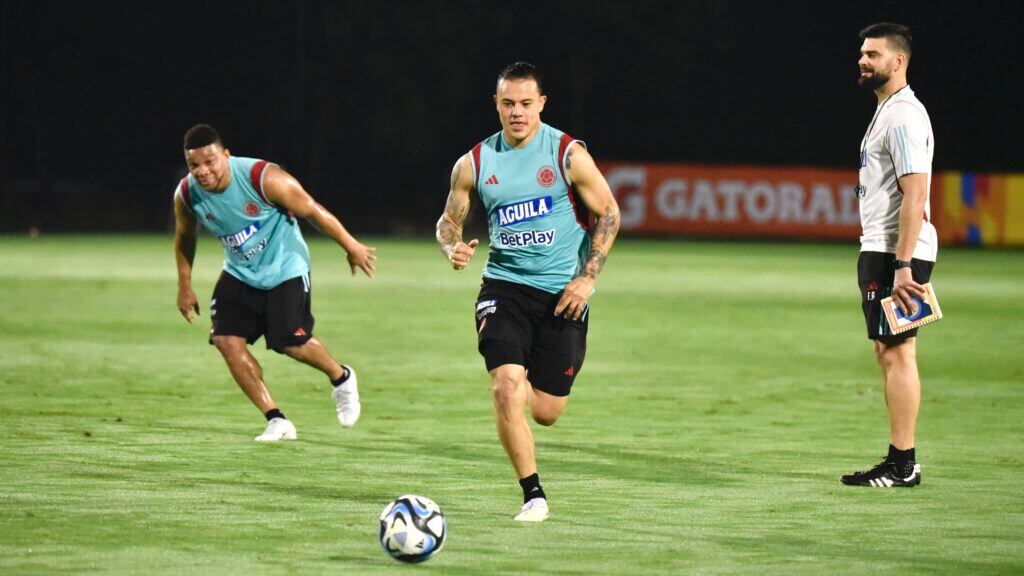 A la Selección Colombia llegaron 14 jugadores más y ya trabaja con 18 hombres