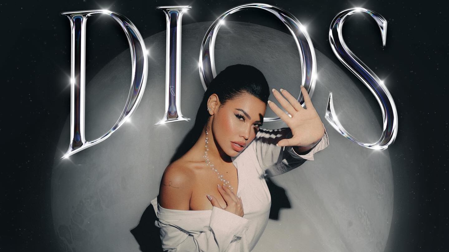 La cantante Ana del Castillo está próxima a sacar su primer álbum titulado ‘El Favor de Dios’ y dice que le han dado la espalda.