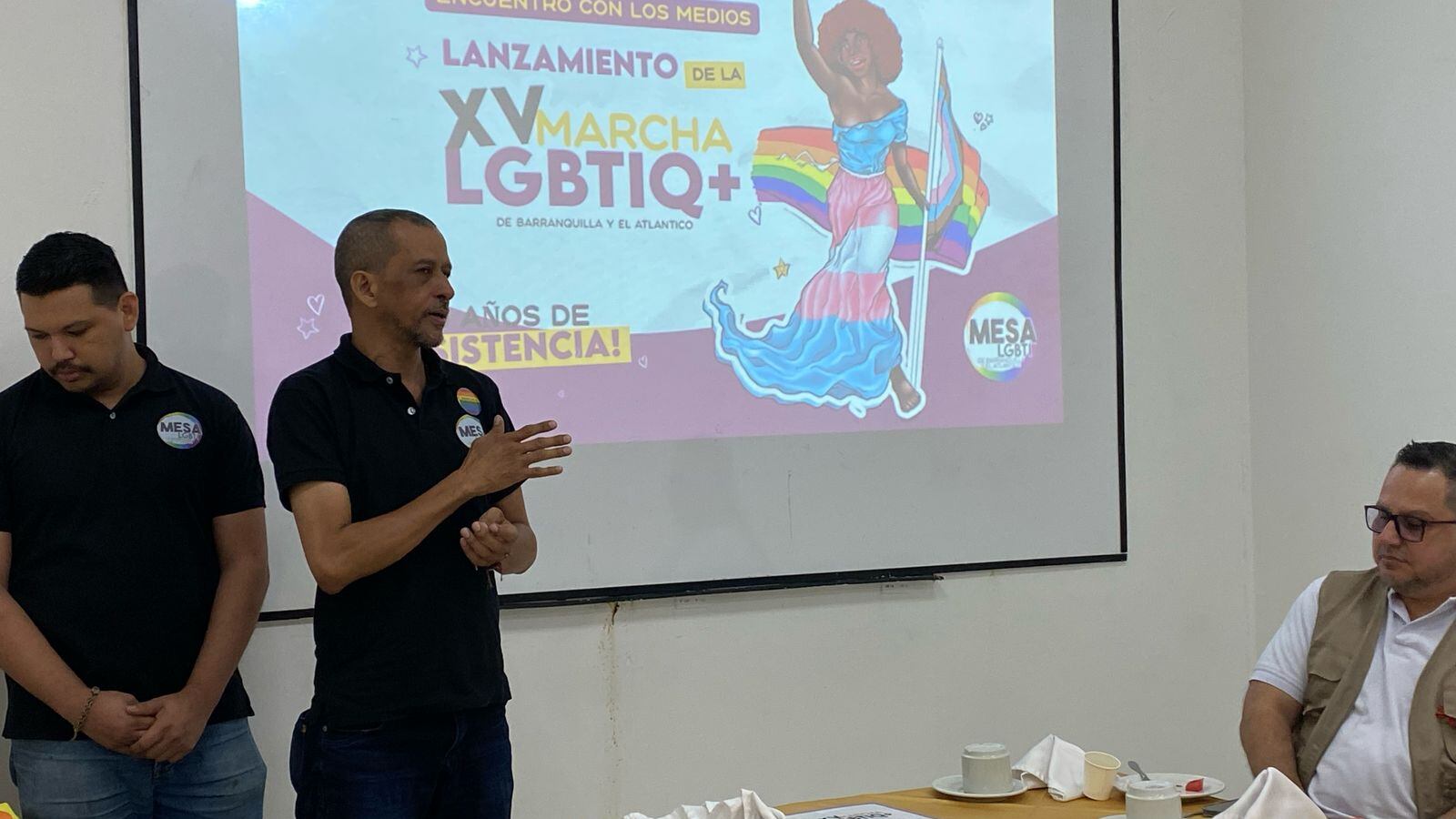 Foto de Heriberto Mejía en la presentación de “15 años de resistencia”: Marcha del Orgullo LGBTIQ+ vuelve a llenar de color las calles de Barranquilla.