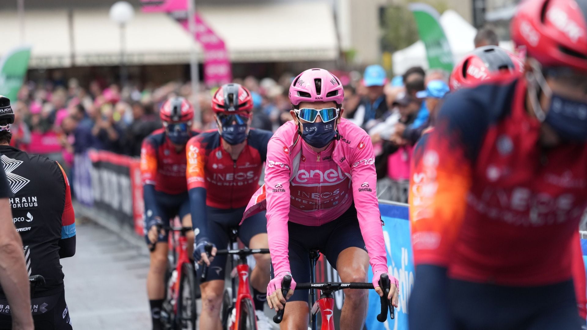 El Giro de Italia ha sufrido casi una veintena de bajas por culpa del virus.