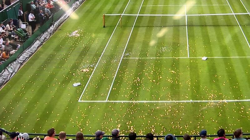 Manifestantes saltaron al césped e interrumpieron partido de Wimbledon