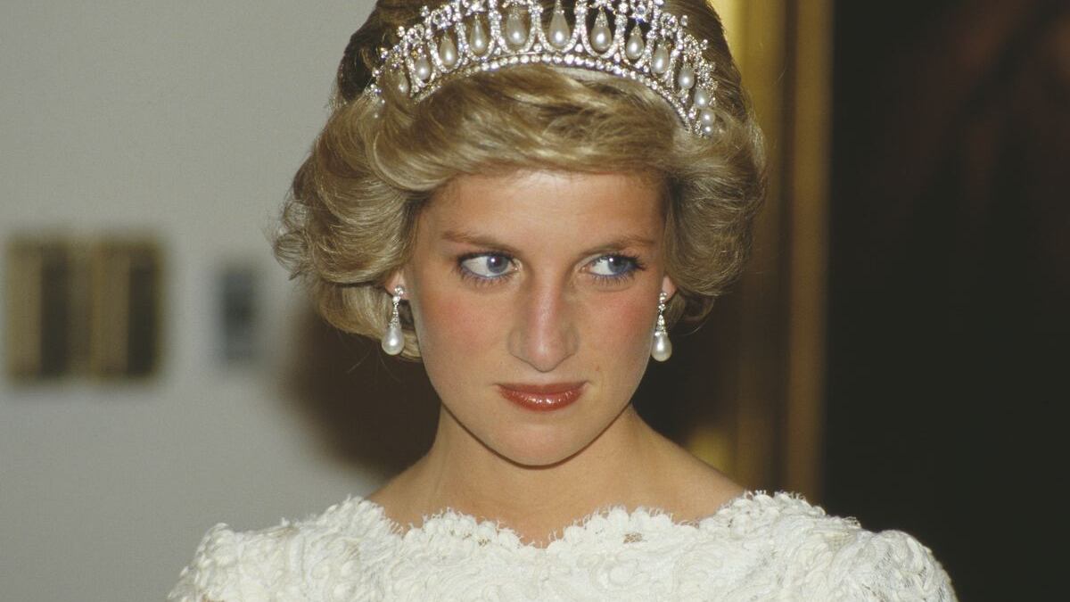 Se viralizan una serie de imágenes recreadas con Inteligencia Artificial en donde vemos cómo habría sido la coronación de la princesa Diana de Gales.