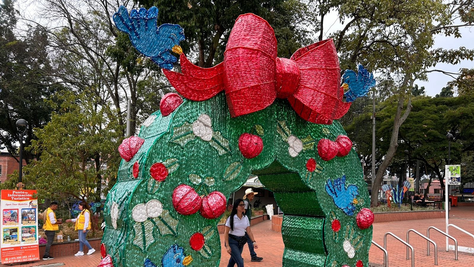 Retiro de figuras navideñas en Medellín 2024