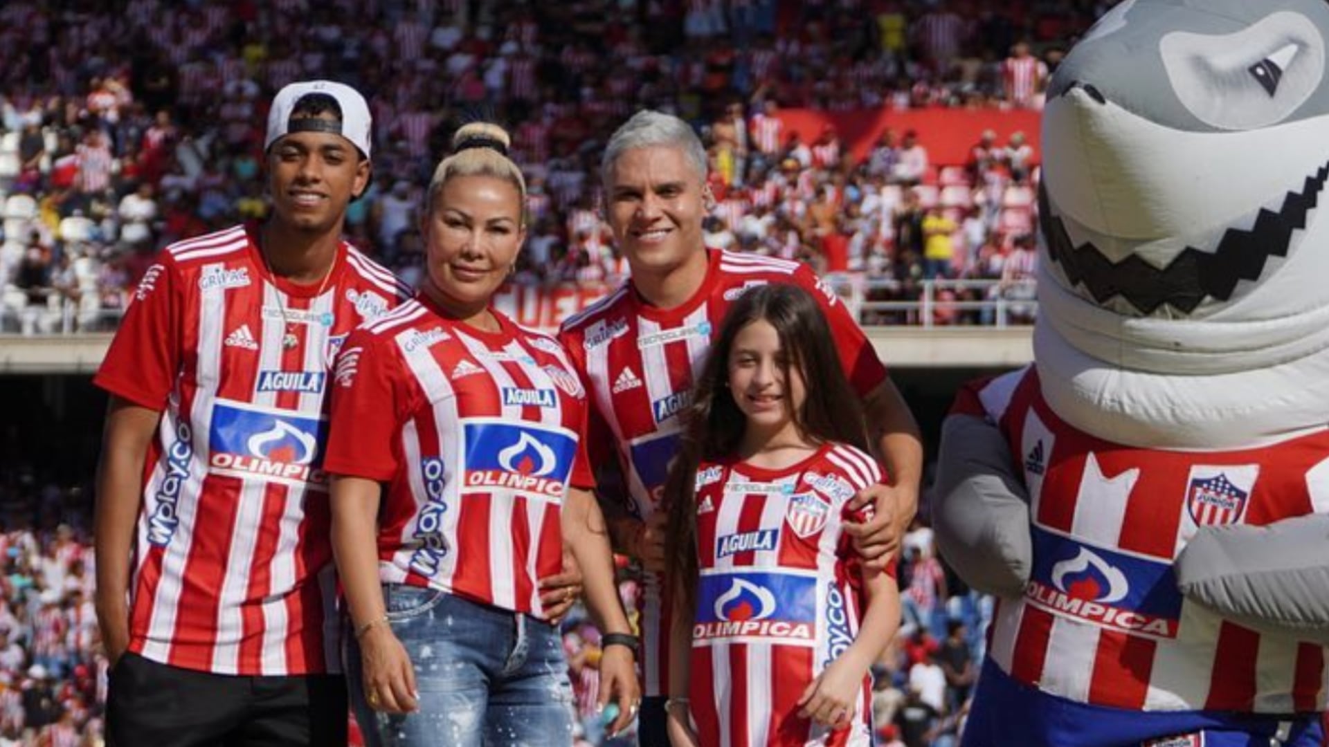 Hija de Juan Fernando Quintero sorprendió a periodista que le preguntó su era hincha del Junior de Barranquilla.