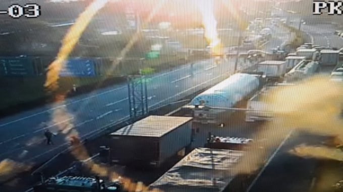 Foto del trancón en cierre de la Vía al Llano en Villavicencio.