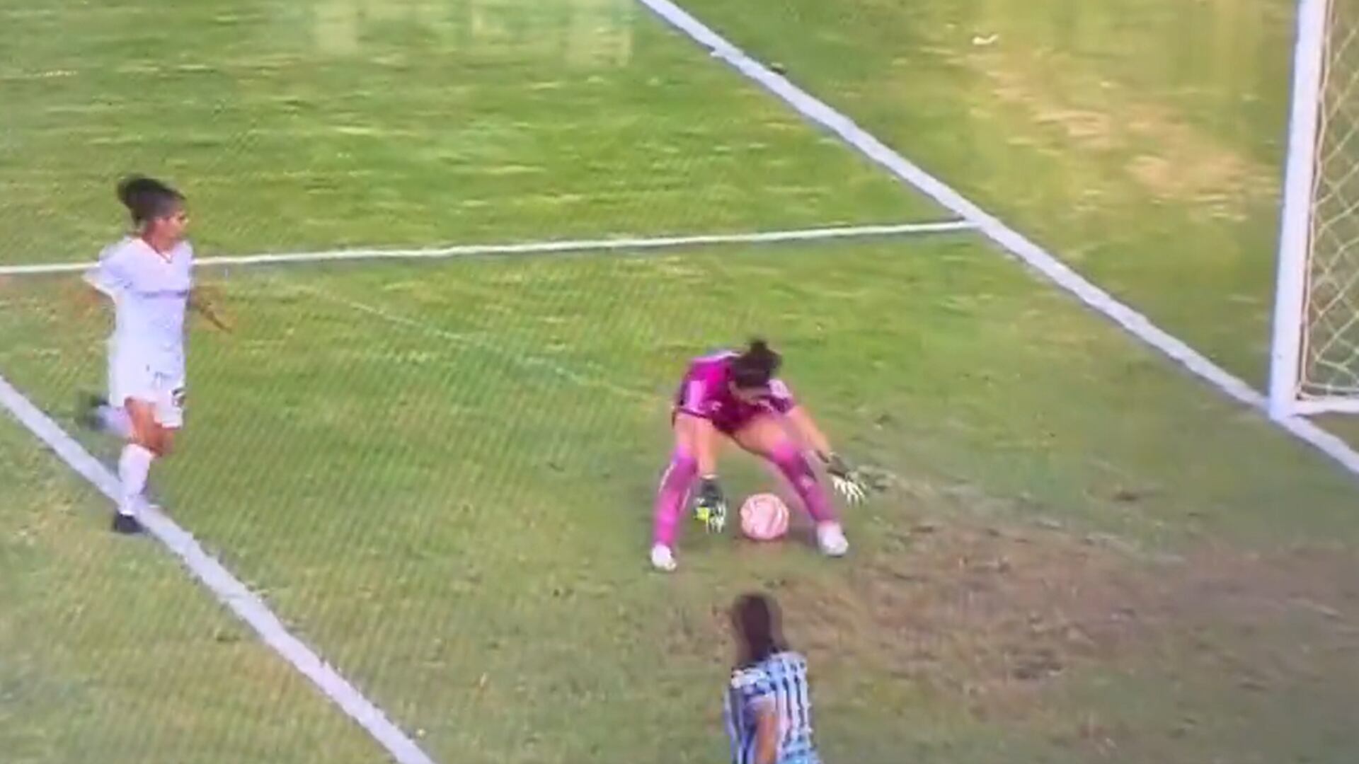 Insólito gol en la liga Mx femenina