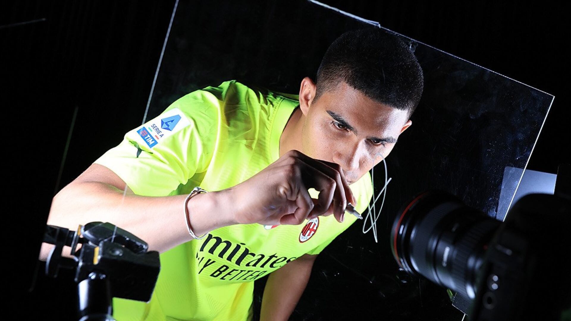 AC Milan presentó a Devis Vásquez como su nuevo arquero