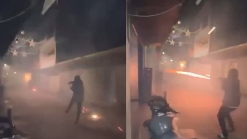 Absurdo: Jóvenes se enfrentan a “guerras de bengalas” durante esta temporada decembrina
