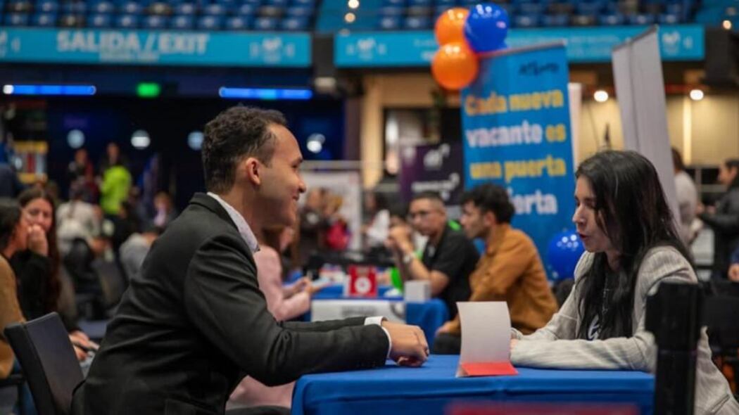 Distrito realiza feria laboral en el barrio Restrepo.