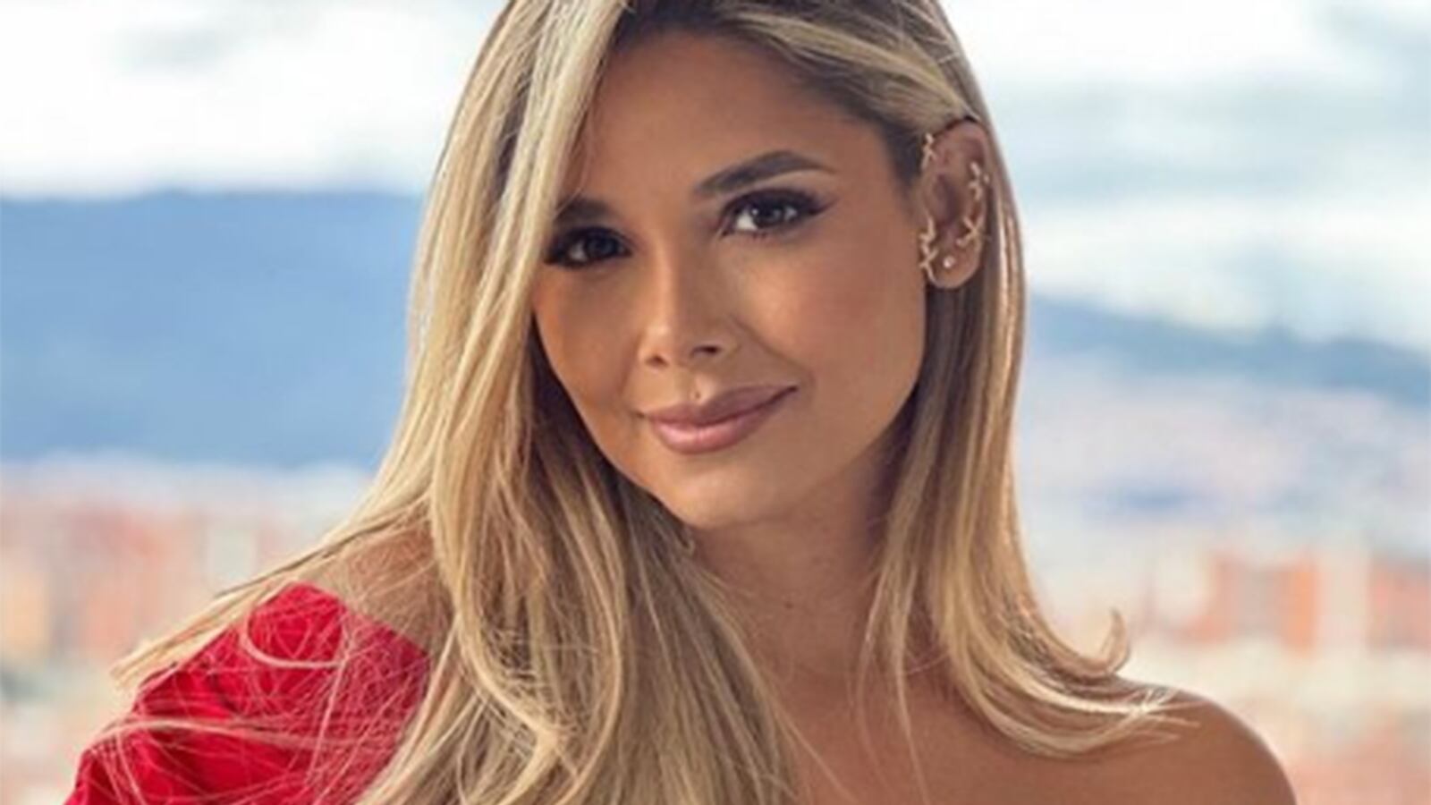 Melissa Martínez ‘se pide y paga los ramos a domicilio’.