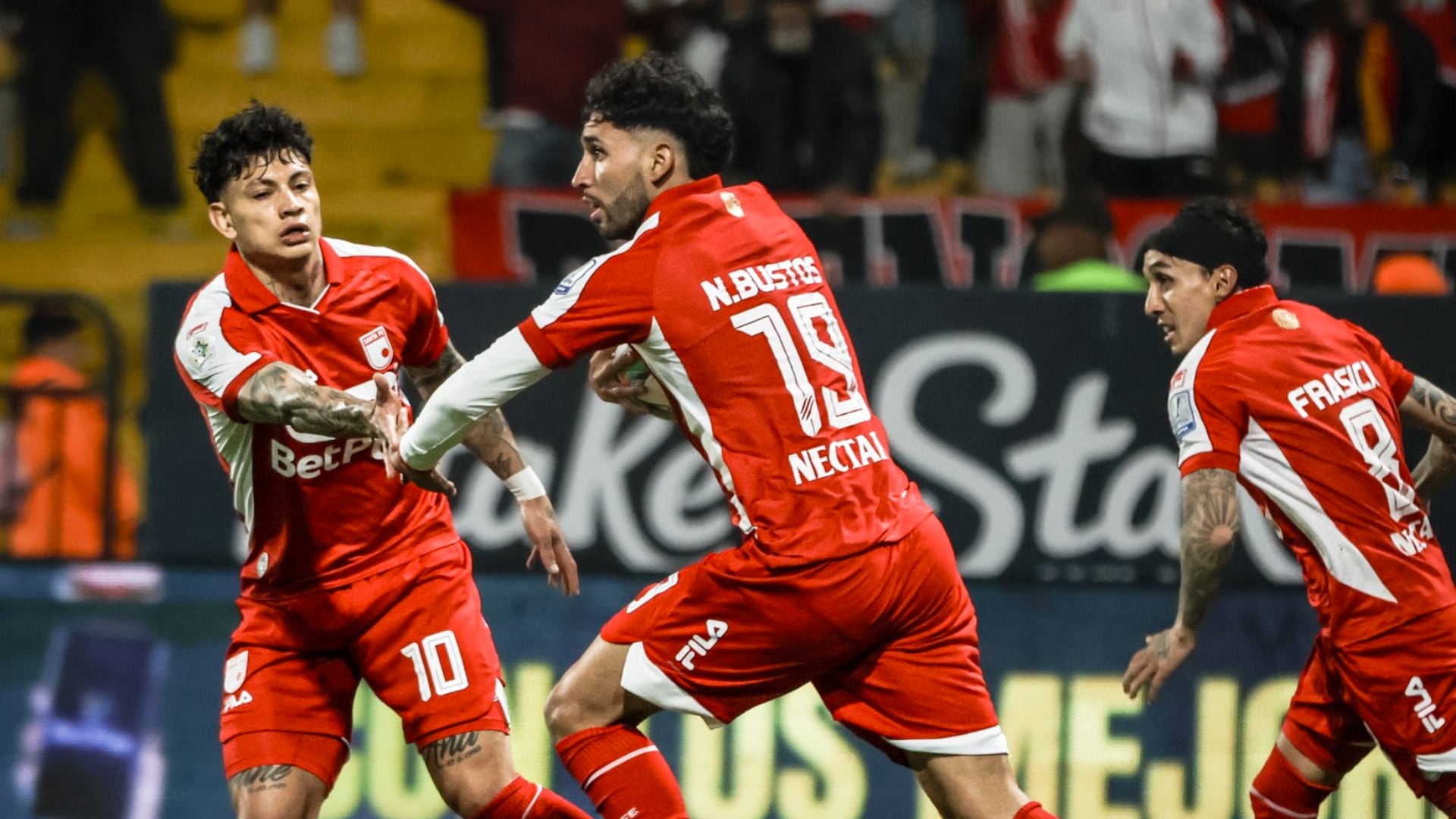 0 goles y apenas 1 asistencia en 2025: Conozca al que sería el nuevo extremo de Santa Fe