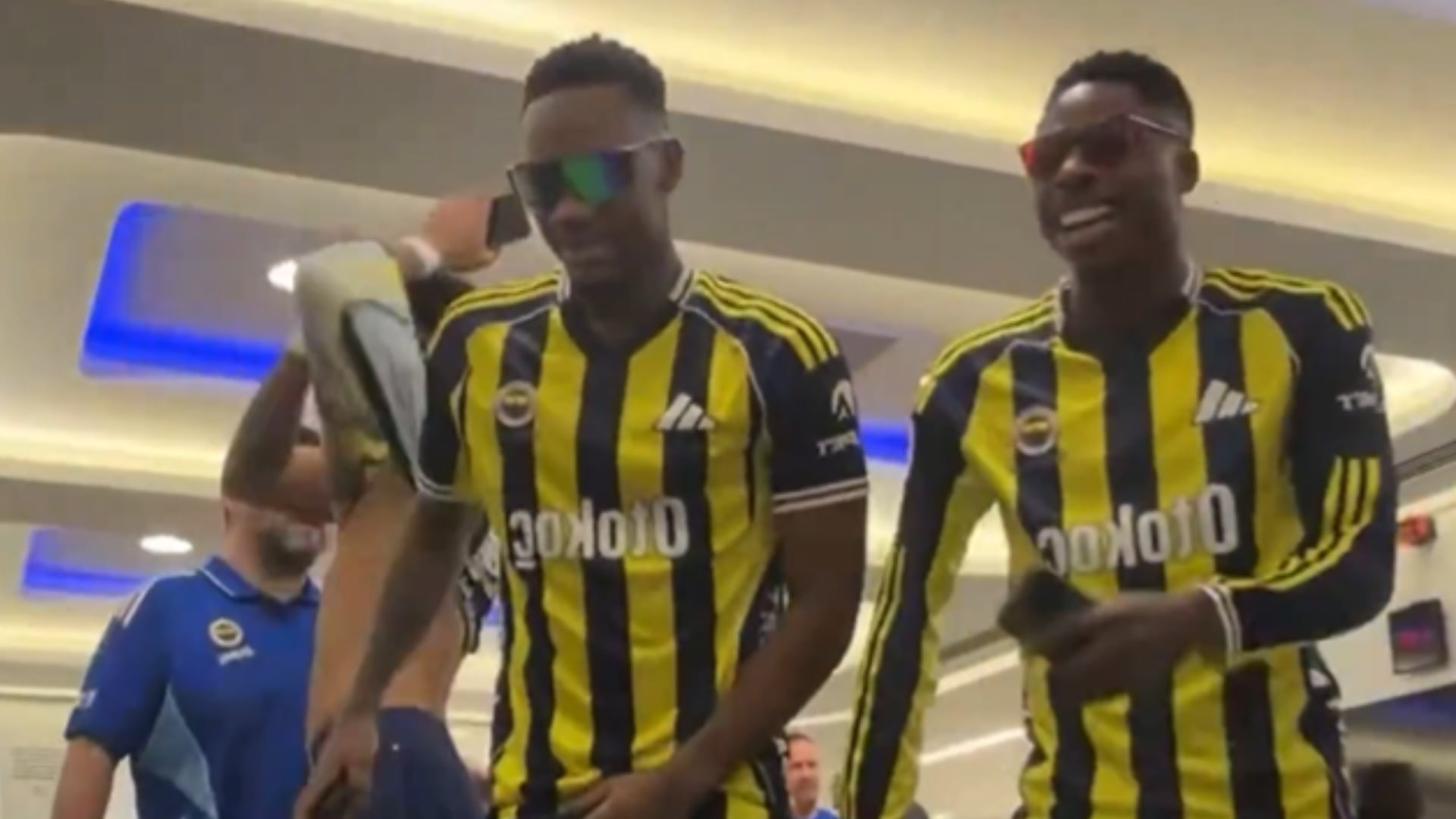 Jhon Jáder Durán ganó su primer título como profesional y lo celebró bailando ‘los prohibidos’