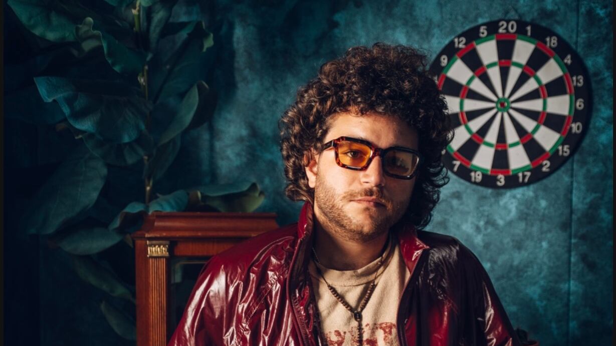 Foto del cantante puertorriqueño Ed Harvest lanza “Tendencias Obsesivas” en colaboración con LAPERRERA.