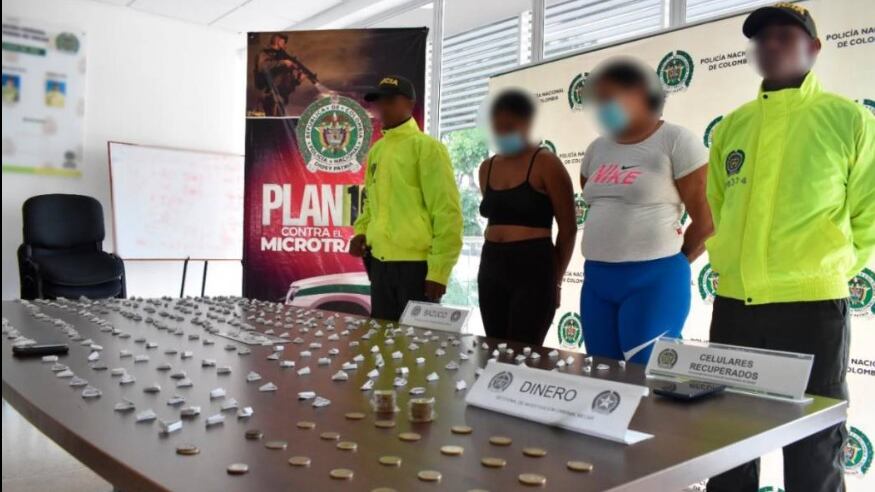 Madre e hija capturadas por tráfico de drogas en Cartagena.