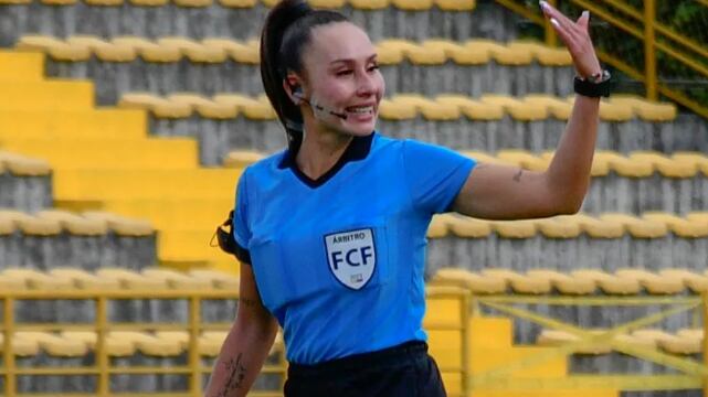 De las canchas a las redes, árbitra colombiana deslumbró a todos con su nueva faceta de influencer // Ig: daya.valen1705 y @rinconph