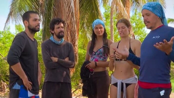 Al actor Aco Pérez no le salió bien la jugada de intentar despistar sobre lo que hizo como líder en La Isla De Los Famosos y ya algunos sospechan.