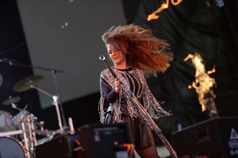 Epica, de Países Bajos, durante su presentación en Rock al Parque 2022.