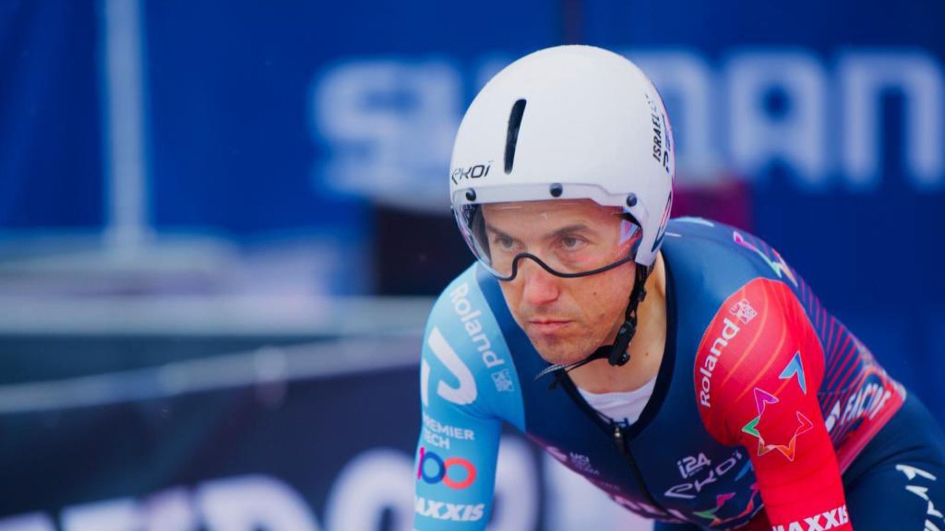 Nueve corredores se han retirado del Giro por COVID-19.