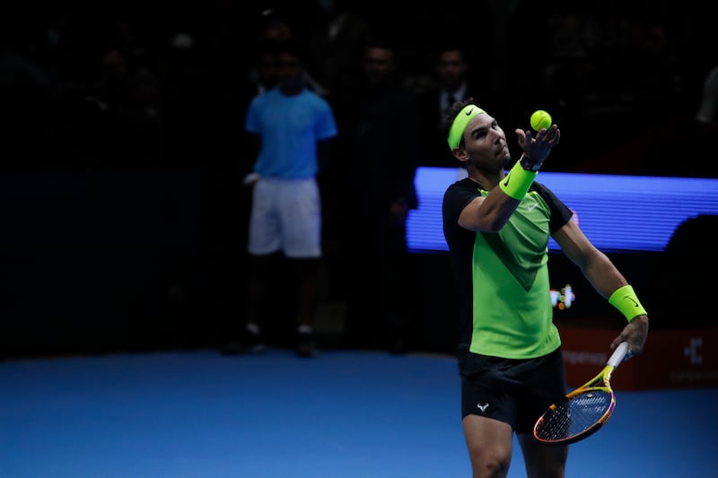 Rafael Nadal VS Casper Ruud durante su juego de exhibición en el Coliseo Live en Bogotá.