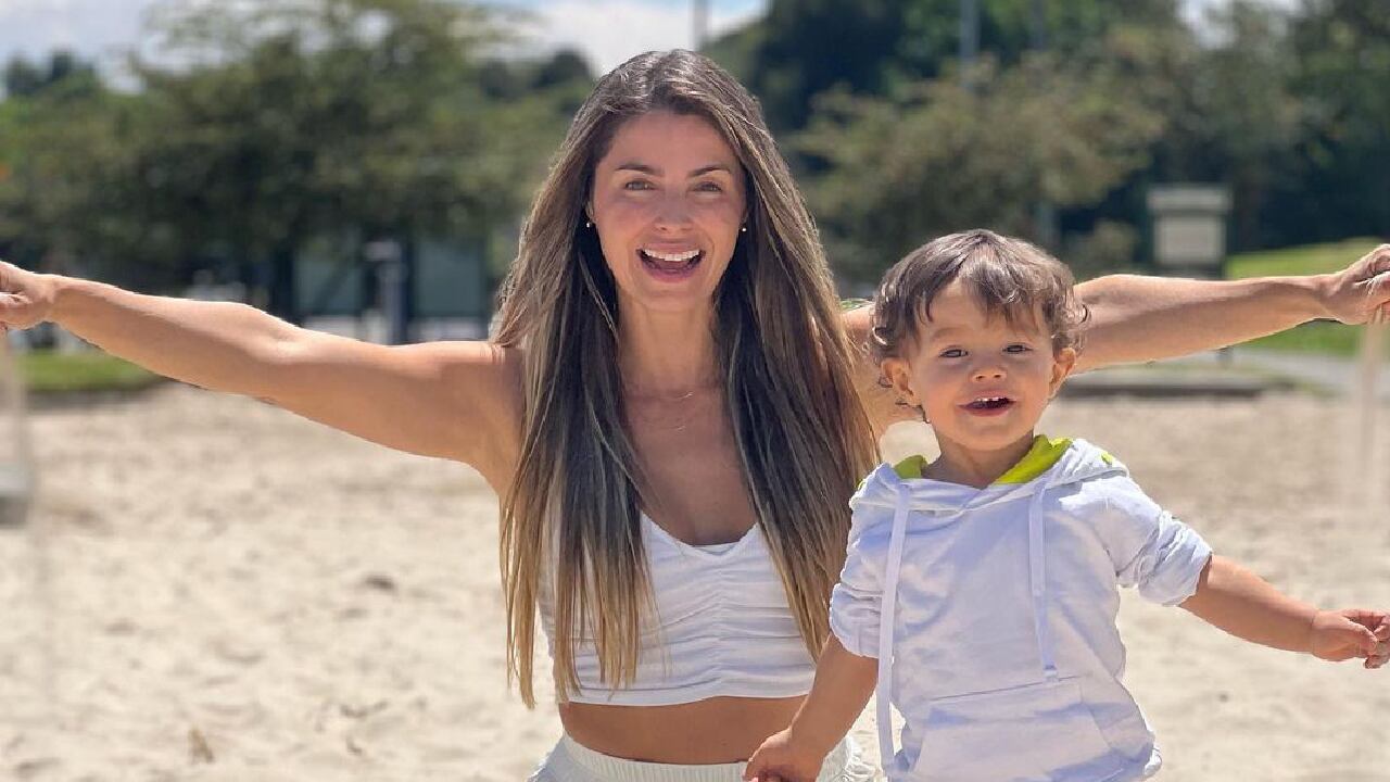 Cristina Hurtado junto a su hijo Mateo.