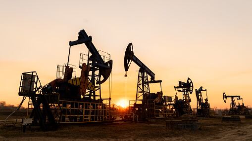 Exploración de petróleo.