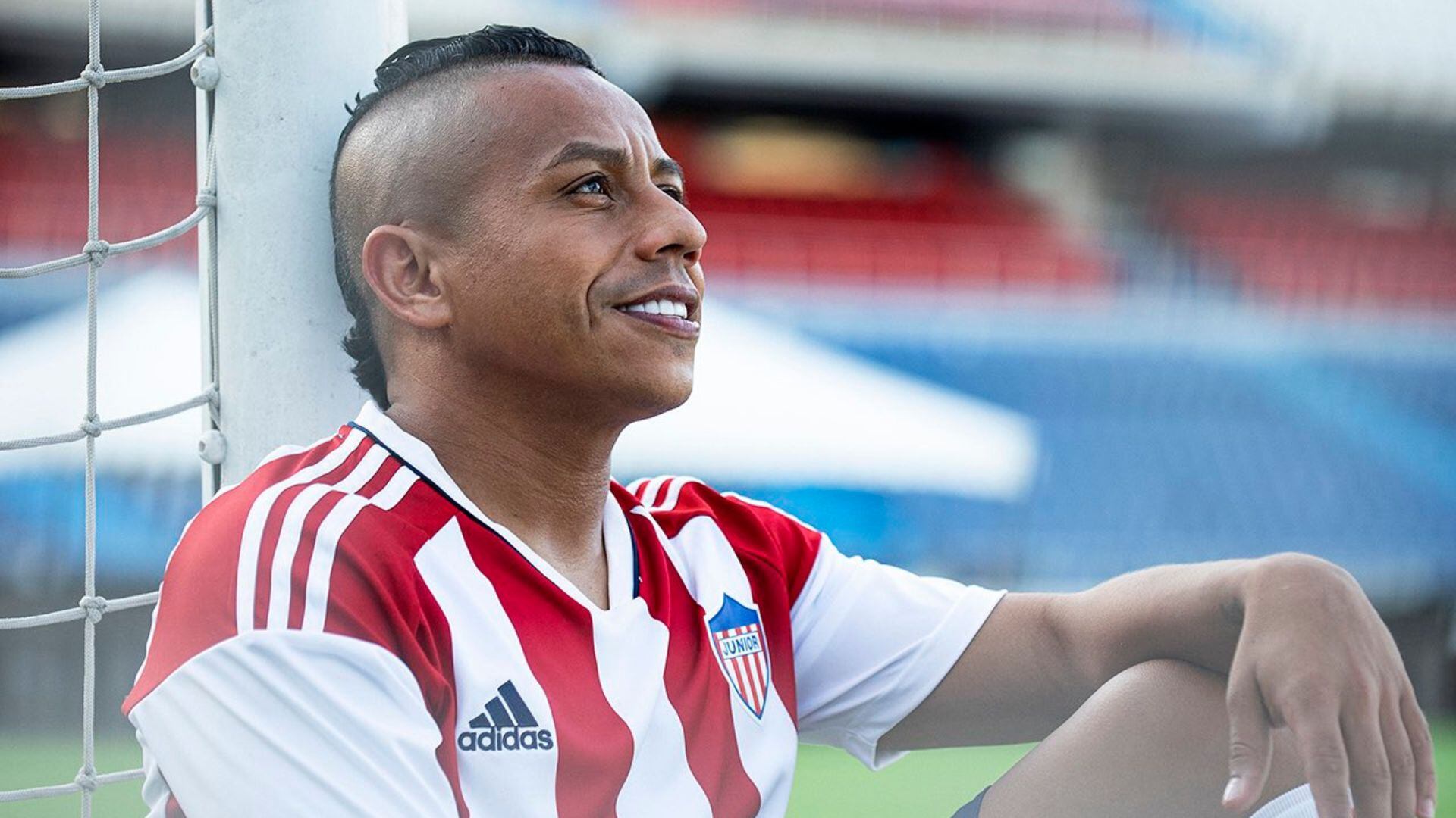 Los junioristas se tomaron con humor la presentación de su nueva camiseta.