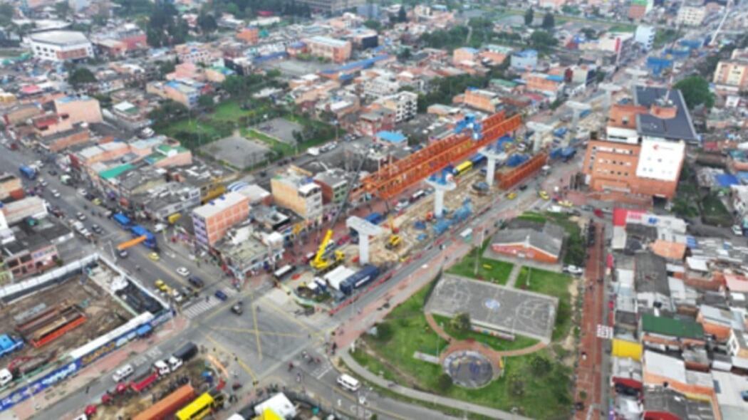 Inicia el hincado de pilotes del Metro en av. Primero de Mayo con calle 42 sur