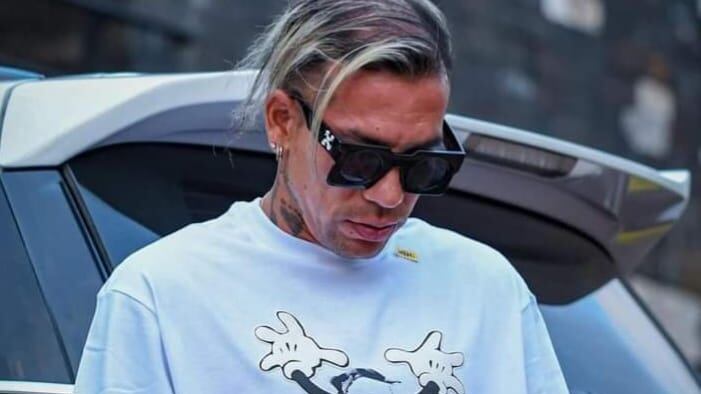 A Dayro Moreno lo agarraron mal parqueado y las autoridades se desentendieron por ser él