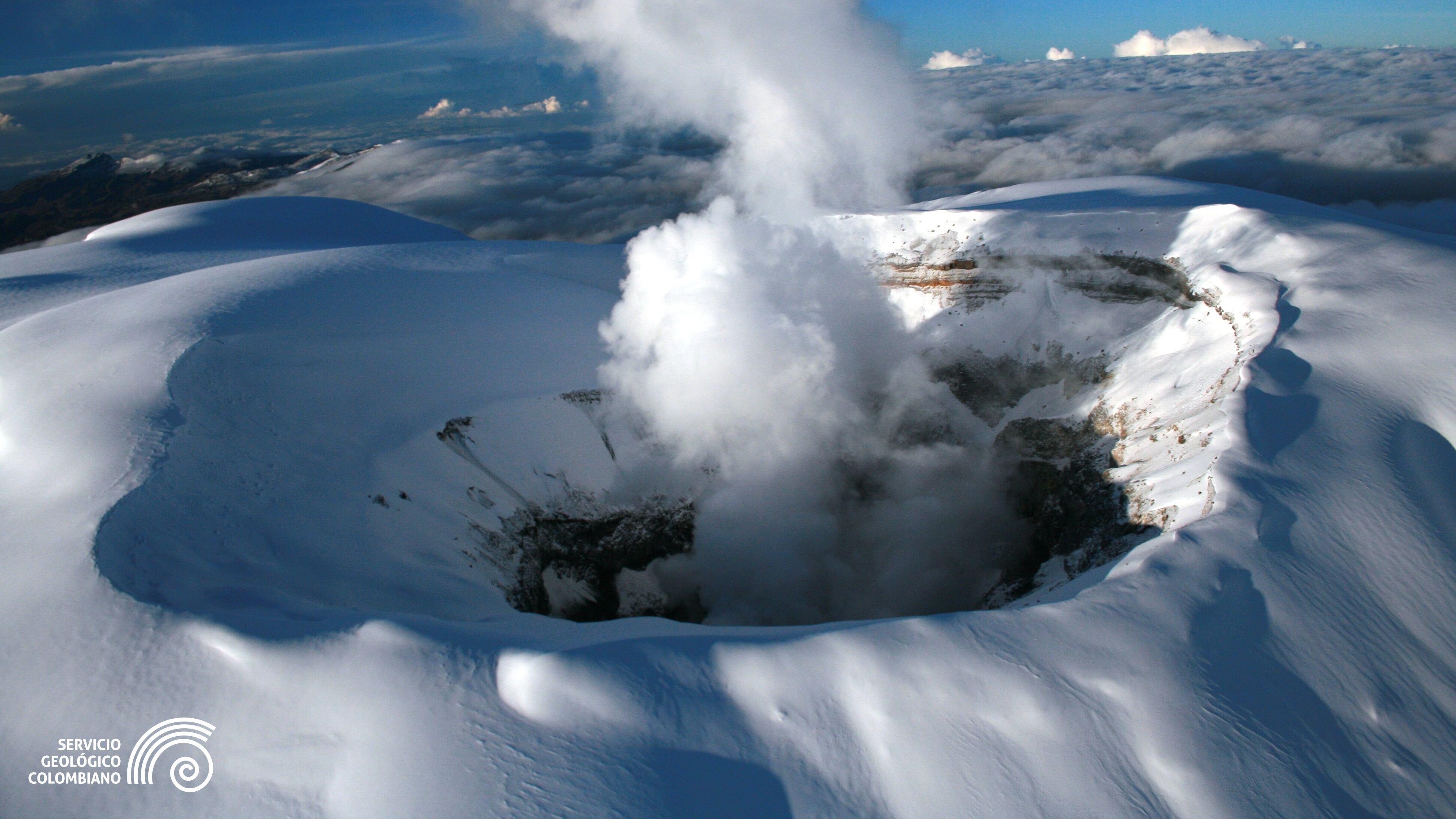 Volcán Nevado del Ruiz permanece en alerta naranja, 40 familias comenzaron a ser evacuadas