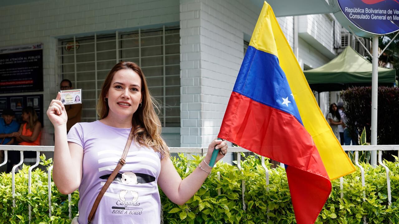 Venezolanos en Medellín hacen seguimiento a las elecciones presidenciales