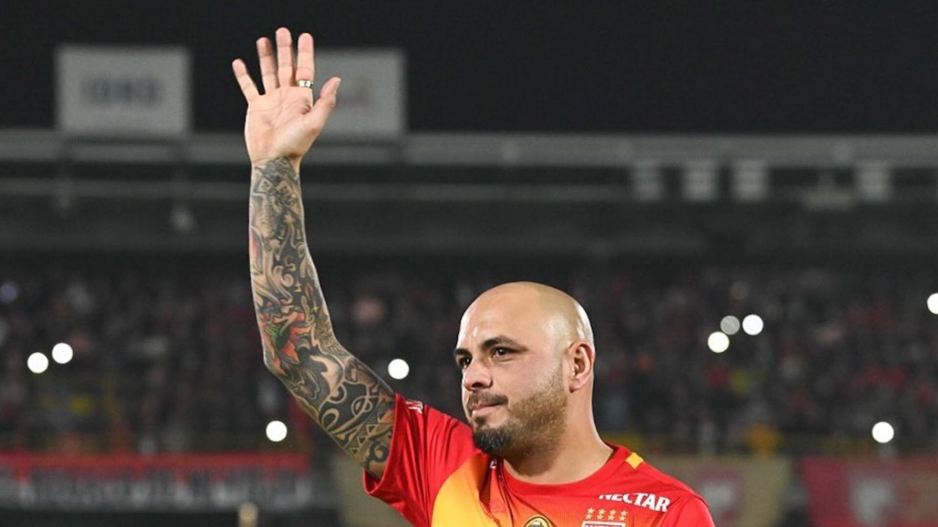 Omar Pérez tuvo su despedida oficial del fútbol.