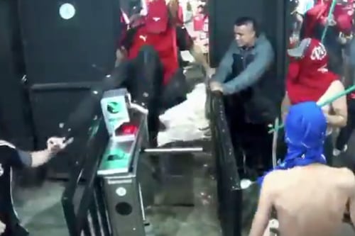 Fico Gutiérrez reveló más videos de los incidentes ocurridos entre barras de Nacional y Medellín: Hay cartel de los más buscados