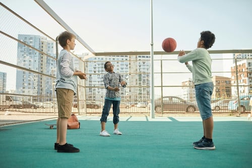 8 deportes ideales para niños y jóvenes en diciembre: menos pantallas, más movimiento