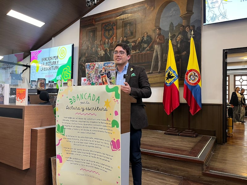 El concejal Julián Triana presentó la Bancada por la Lectura y la Escritura en Bogotá