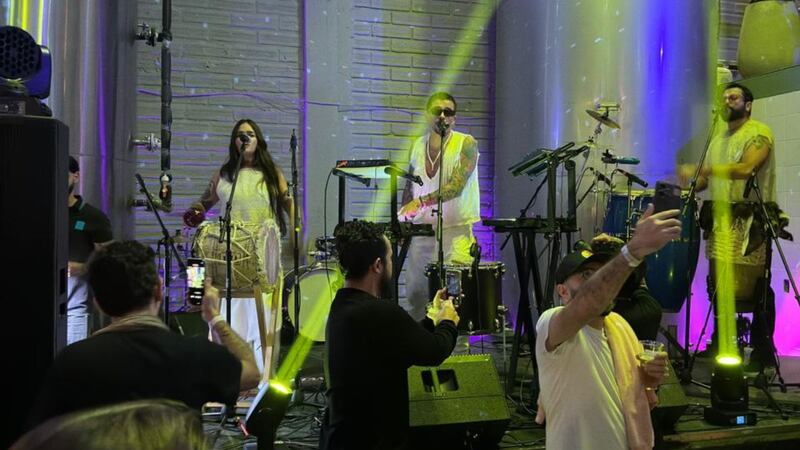 Nuevo ecosistema cultural transforma antigua planta cervecera en Medellín