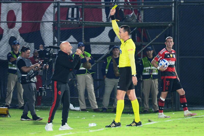 Sampaoli se salió de los chiros, Roldán lo vio chiquitico y le puso su tatequieto