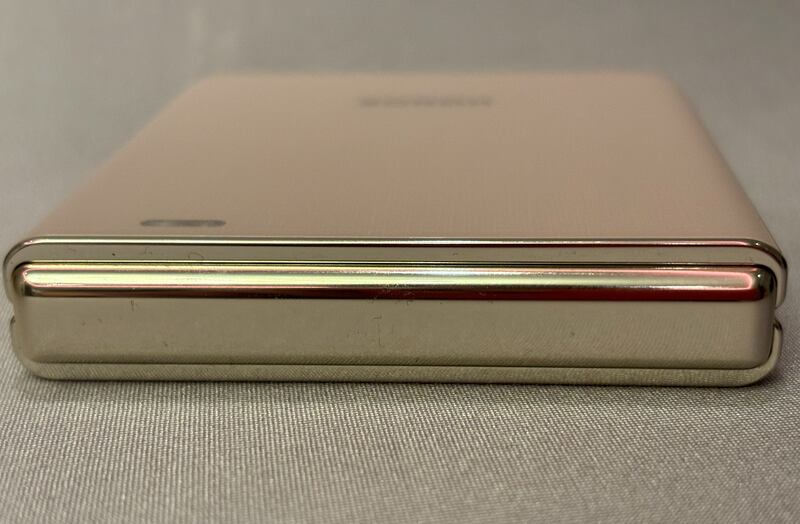 HONOR Magic V Flip es el primer plegable de tipo flip de la compañía. Después de tres generaciones de plegables fold,