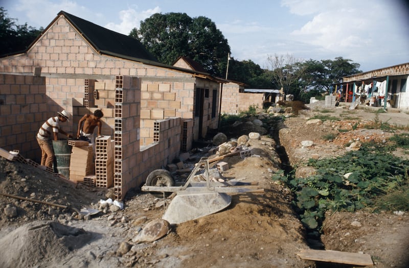 Lérida; Antioquia presente. Betty Elder.