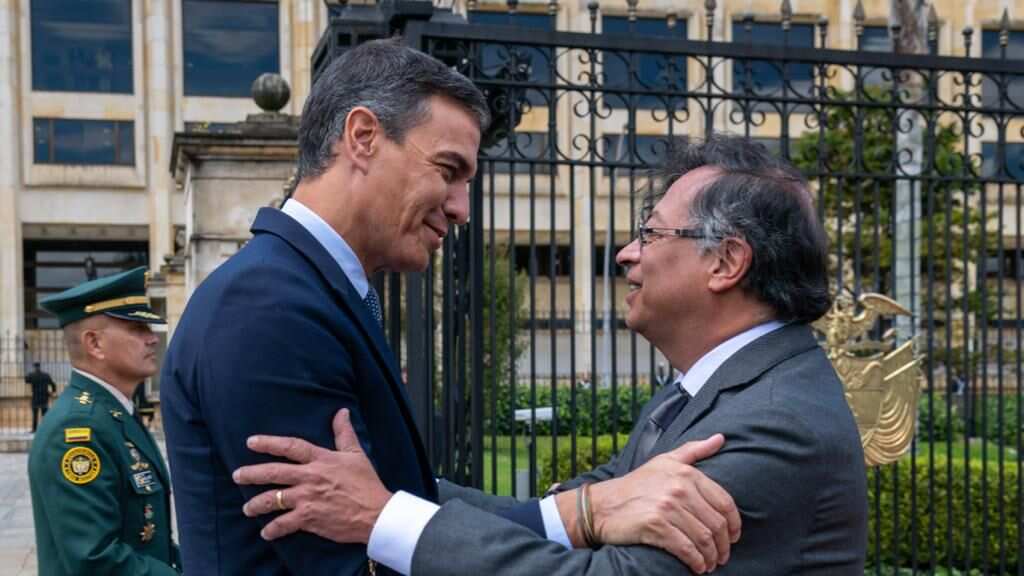 Presidente español ofrece su país para diálogos de paz