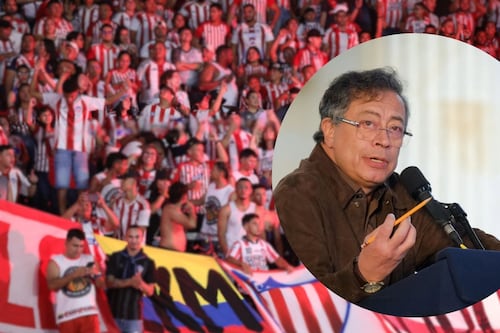 Hincha del Junior le quitó micrófono a periodista de Win Sports y gritó “viva Petro”: el presidente compartió el video