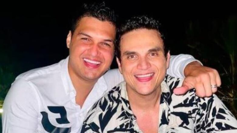 Los cantantes Elder Dayán Díaz y Silvestre Dangond.