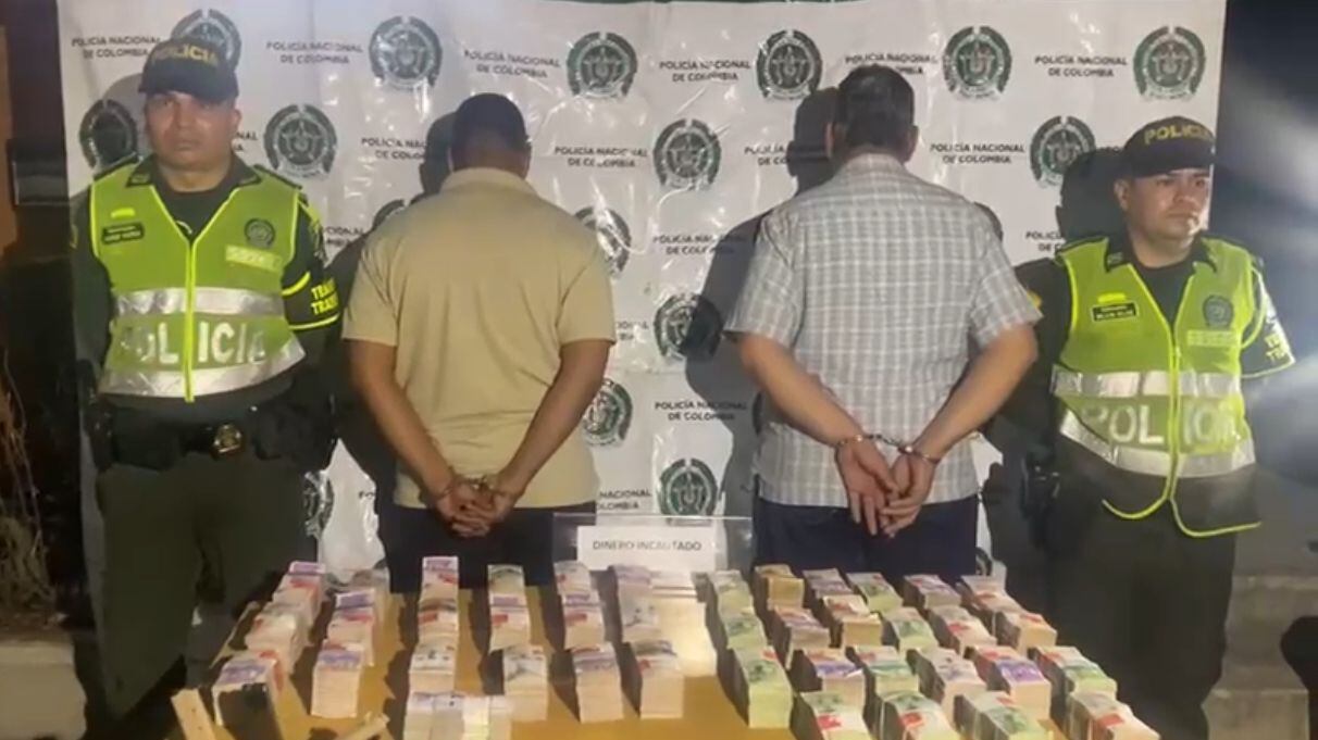 Incautan más de 1200 millones de pesos en camioneta que viajaba de Medellín a Cali